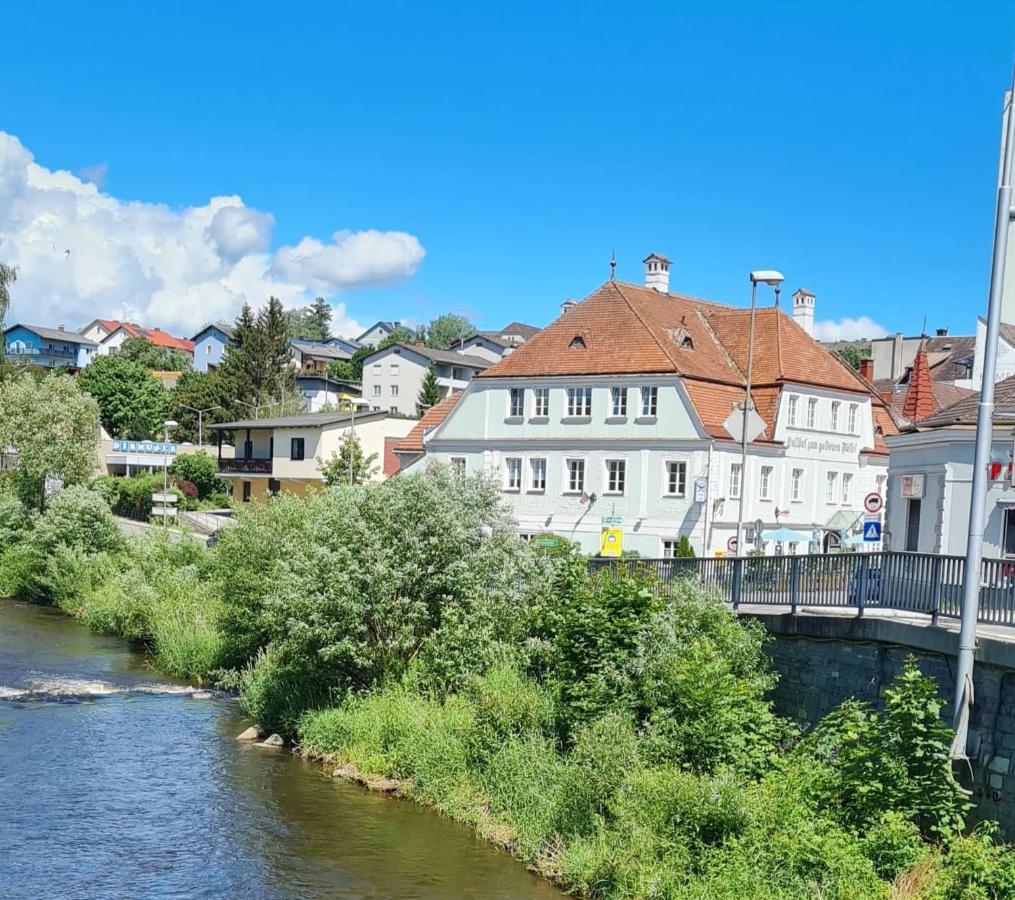 Stadt Pub Zwettl Bagian luar foto
