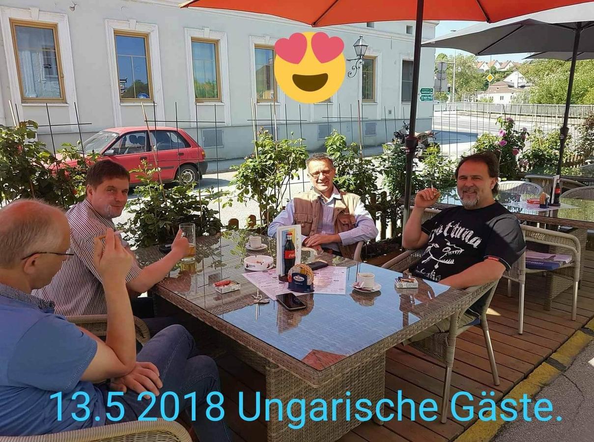 Stadt Pub Zwettl Bagian luar foto
