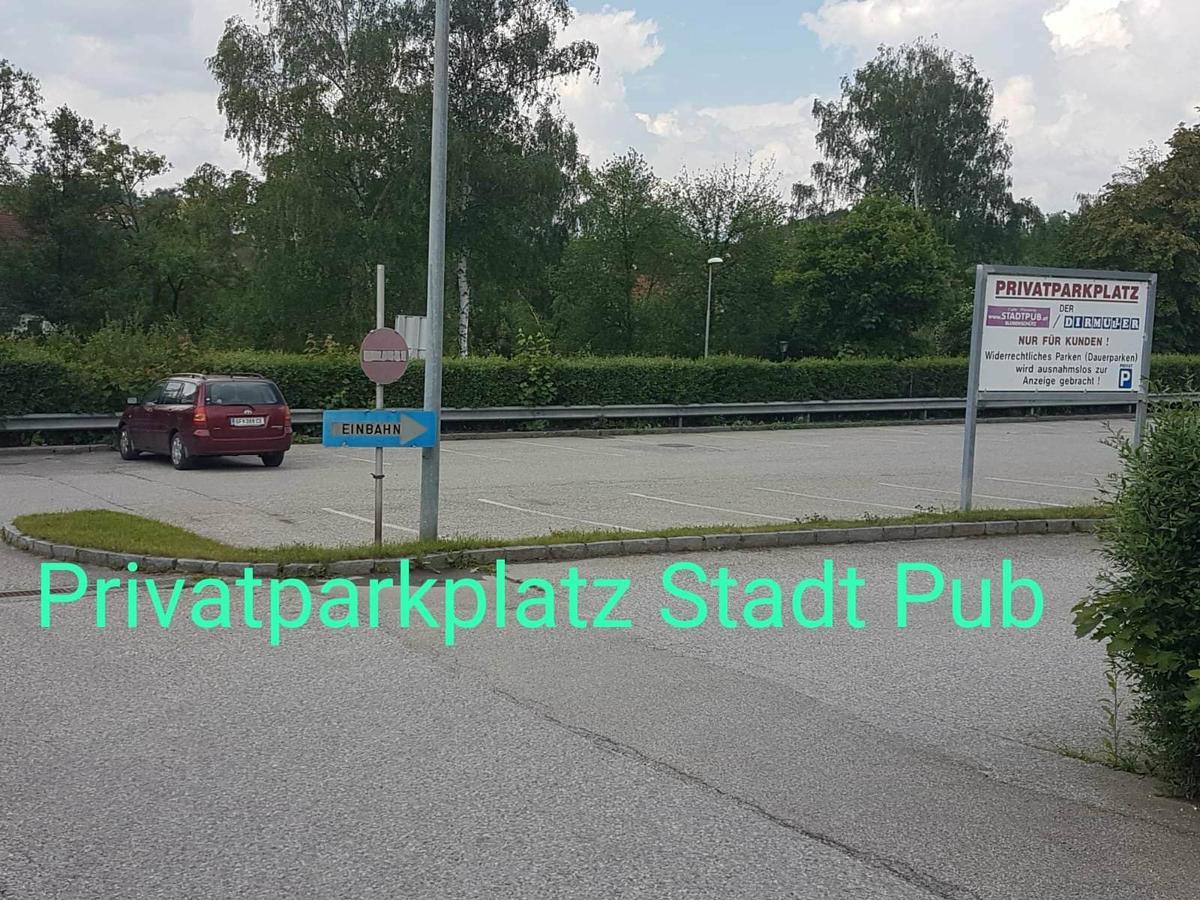 Stadt Pub Zwettl Bagian luar foto