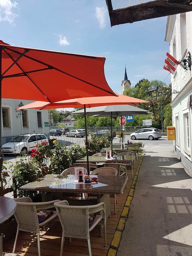 Stadt Pub Zwettl Bagian luar foto