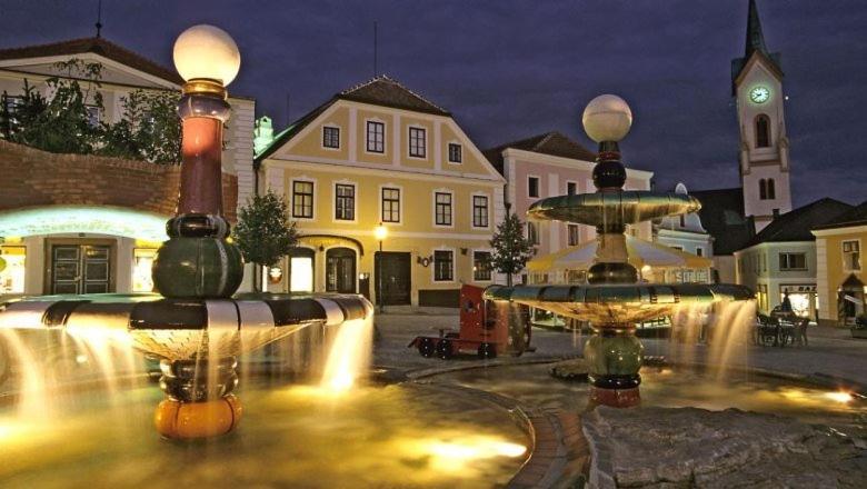 Stadt Pub Zwettl Bagian luar foto