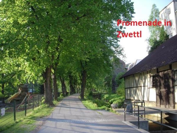 Stadt Pub Zwettl Bagian luar foto