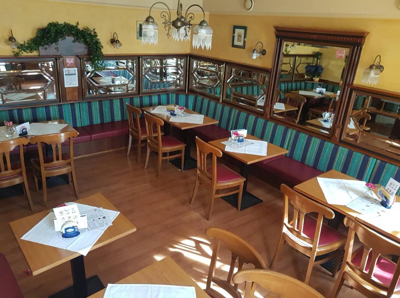 Stadt Pub Zwettl Bagian luar foto
